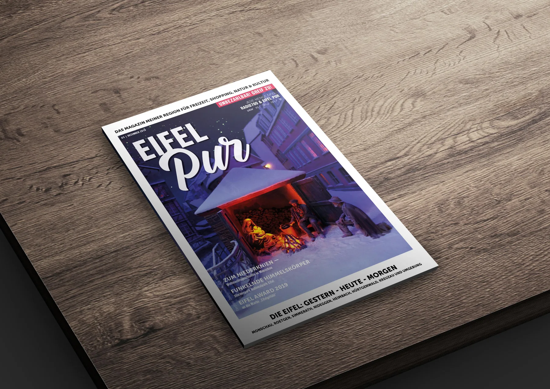 Eifel Pur Ausgabe 3 — Cover-Mockup auf Holztisch, Studio-Setting, Editorial Design von Emrach aus Aachen