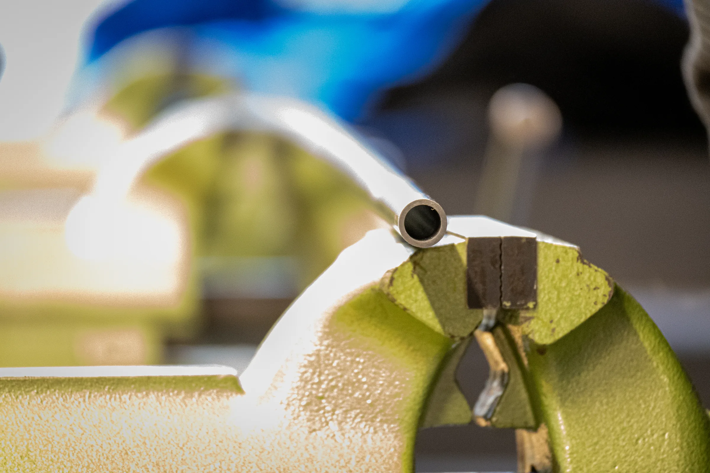 Detail eines Prüfstands für Kunststoffverbindungen — Industriereportage IKV/RWTH Aachen — Kunststofftechnik-Grundlehrgang, Foto eoglou media design Aachen