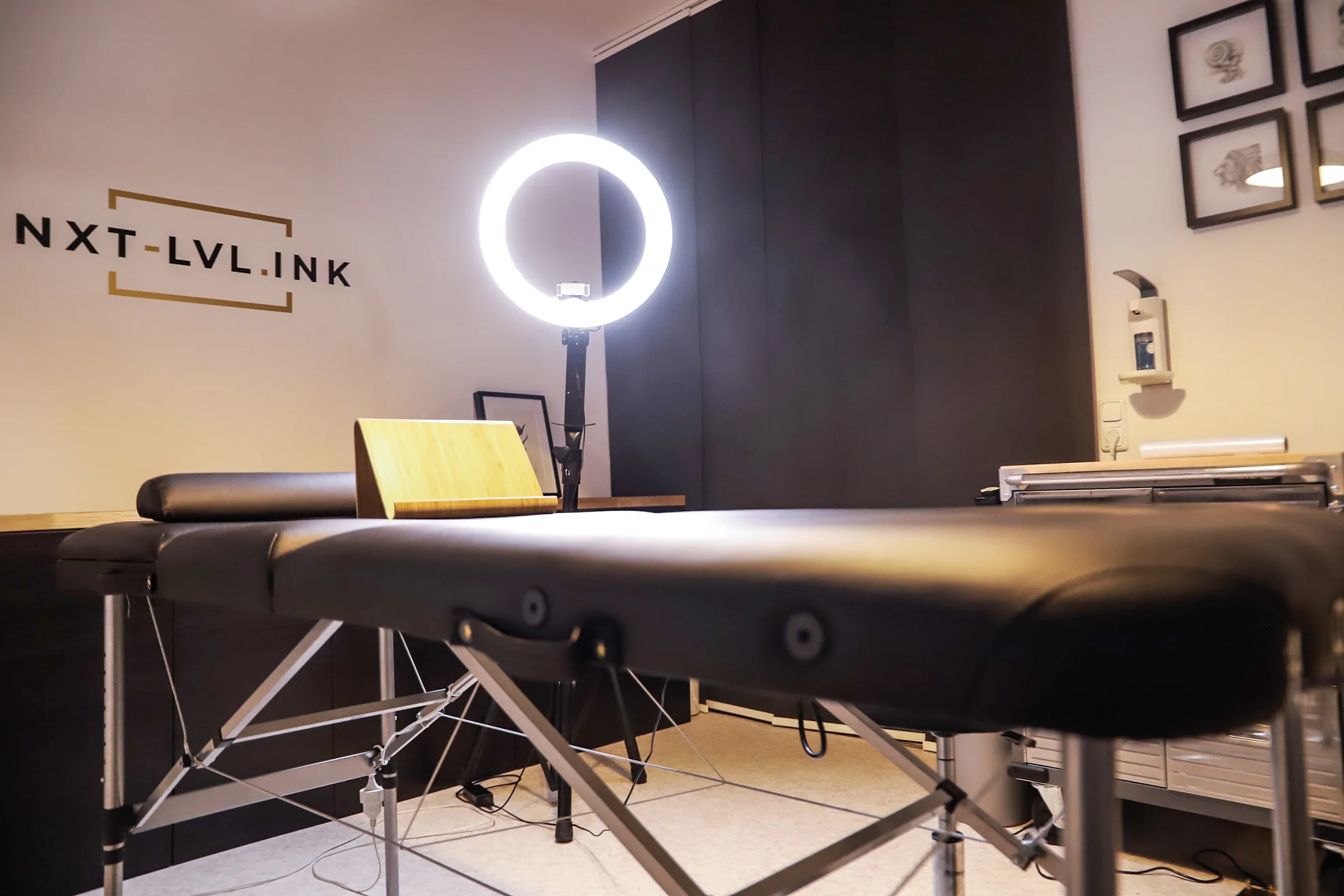Im Studio · NXT-LVL.INK Aachen — NXT-LVL.INK, Branding & Design von Emrach aus Aachen