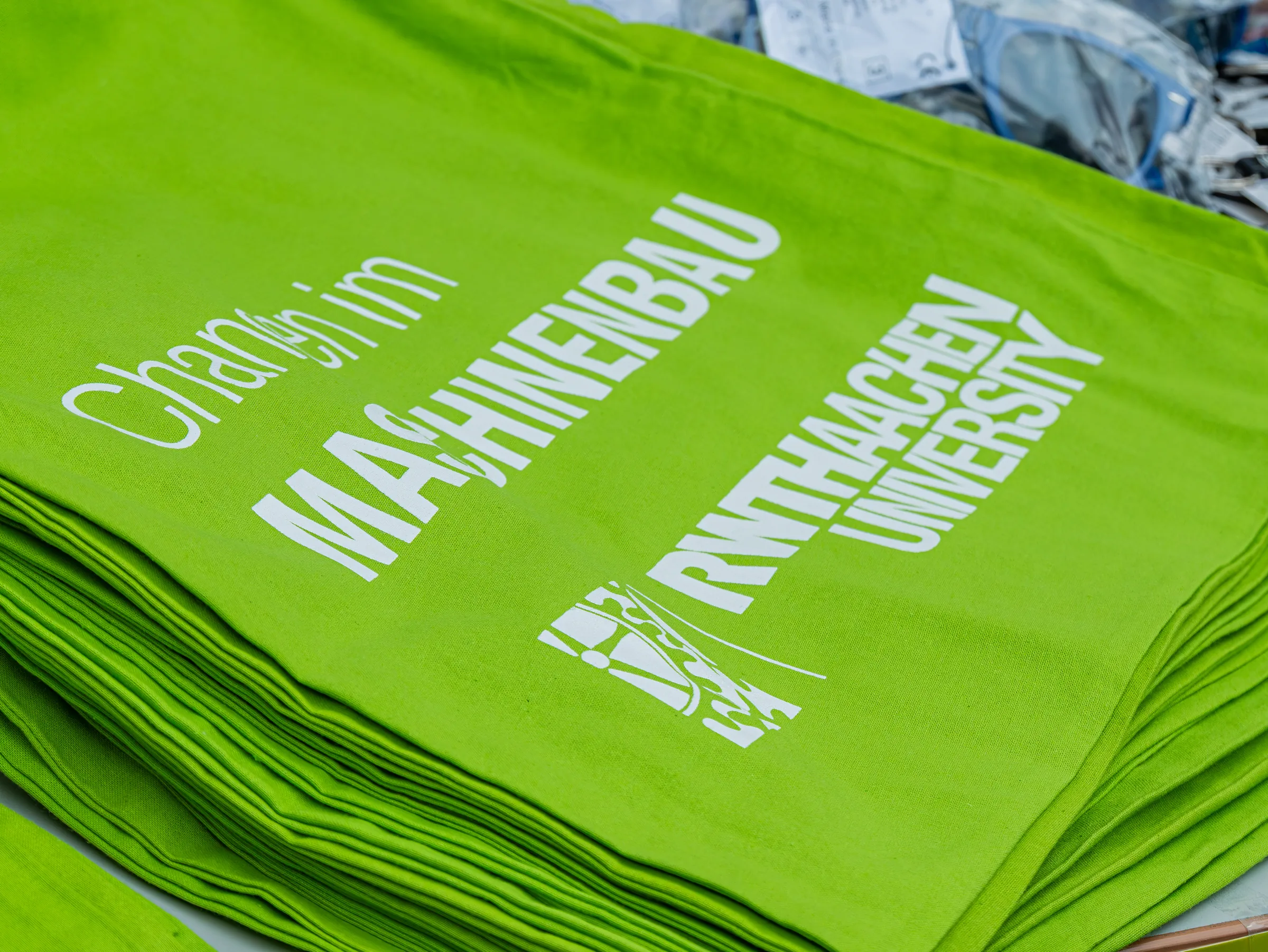 Maschinenbau-Shirts beim Tag des Maschinenbaus 2025 an der RWTH Aachen — Event- und Reportagefotografie, Foto eoglou media design Aachen