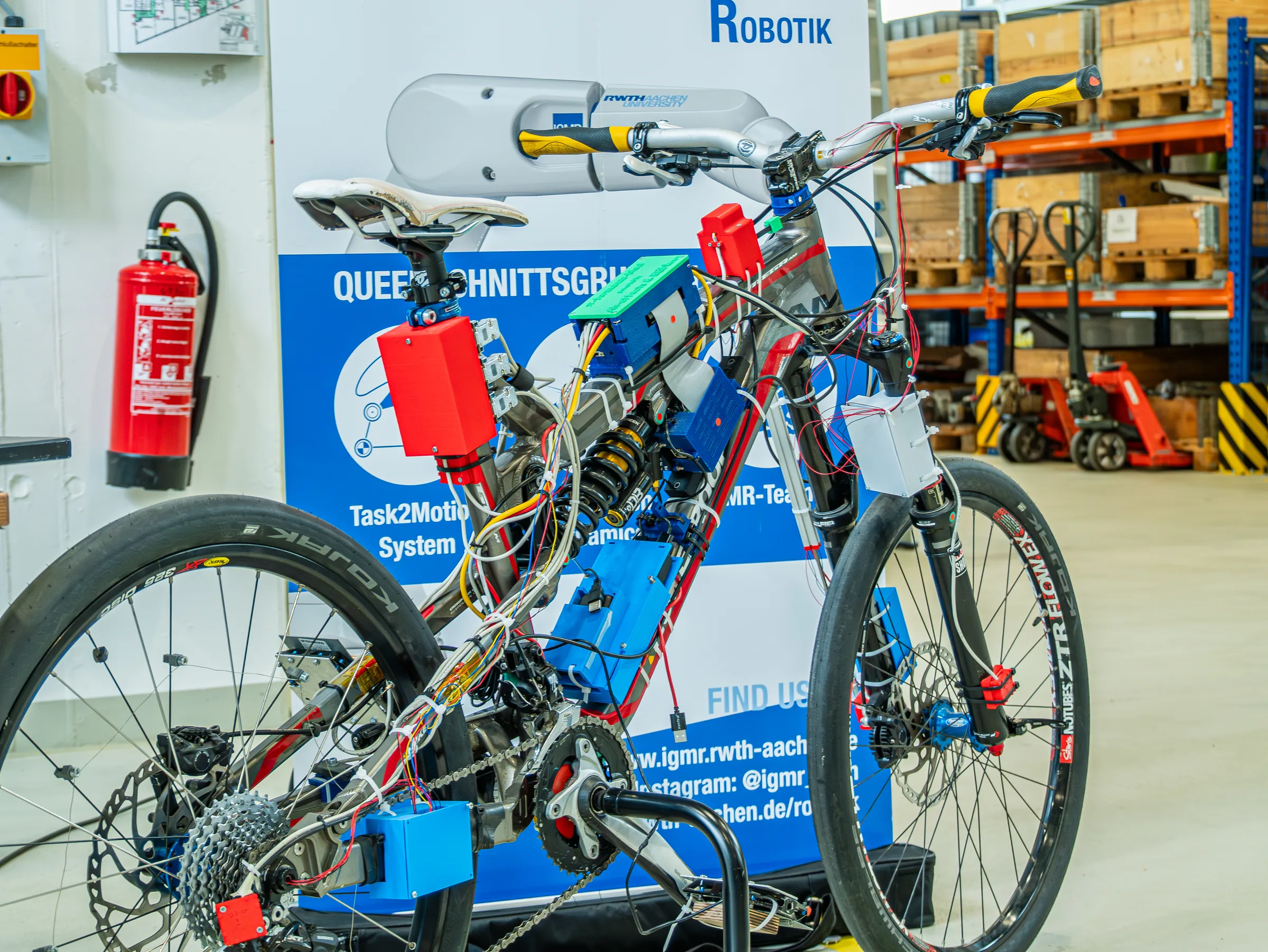 E-Bike-Entwicklung beim Tag des Maschinenbaus 2025 an der RWTH Aachen — Event- und Reportagefotografie, Foto eoglou media design Aachen
