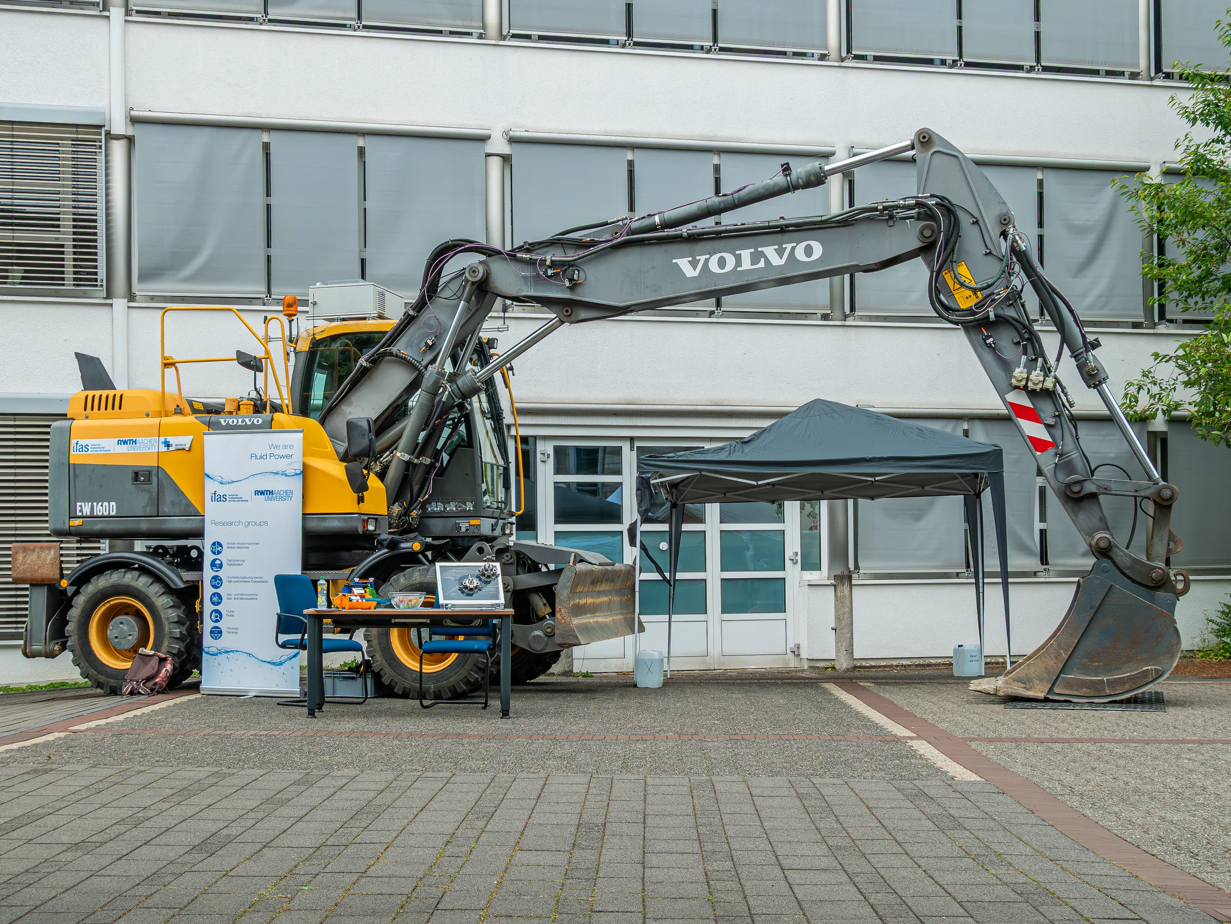 Industrieroboter beim Tag des Maschinenbaus 2025 an der RWTH Aachen — Event- und Reportagefotografie, Foto eoglou media design Aachen