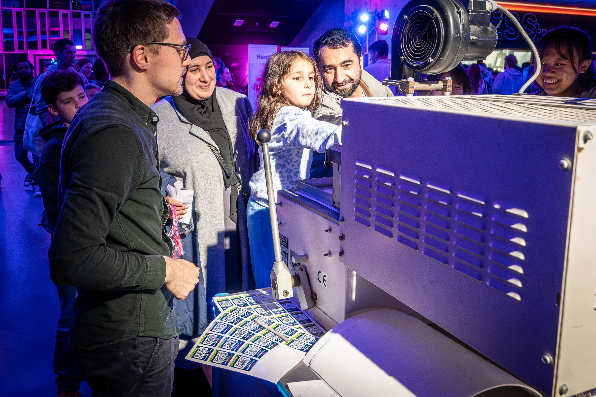 Am Bildschirm bei der RWTH-Wissenschaftsnacht 2025 in Aachen — Event- und Reportagefotografie, Foto eoglou media design Aachen